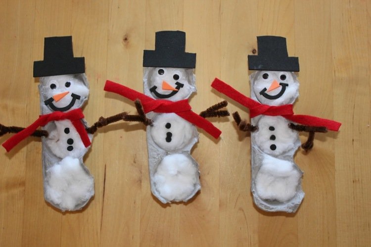 snehuliak batoľatá drotár vajec kartón