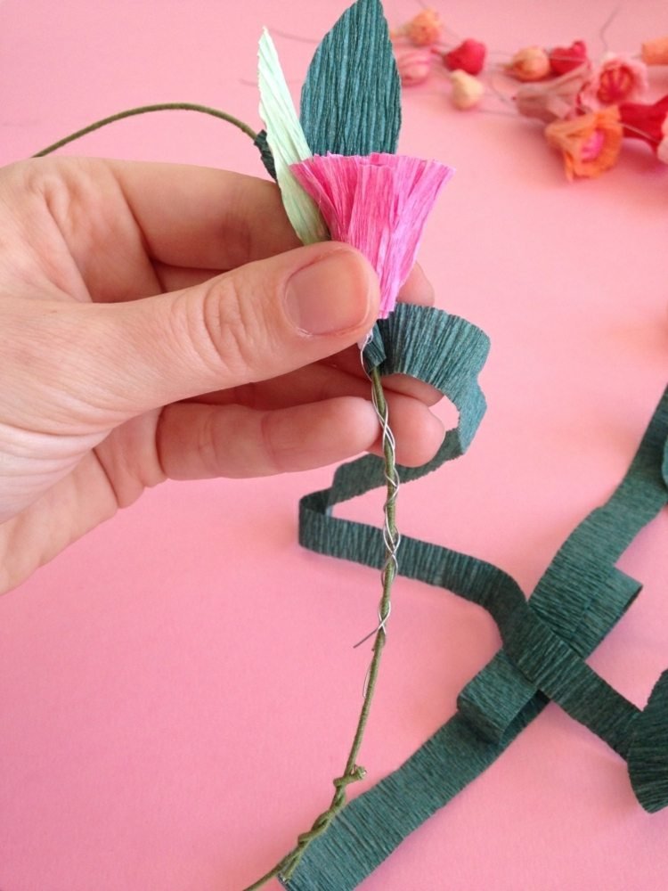 kvet-krep-papier-veniec-jar-drotárstvo