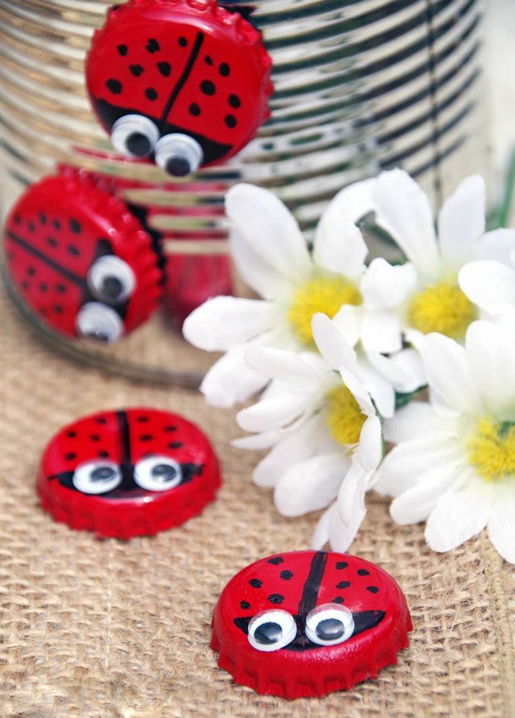 drotárstvo-fľaše-čiapky-s-deťmi