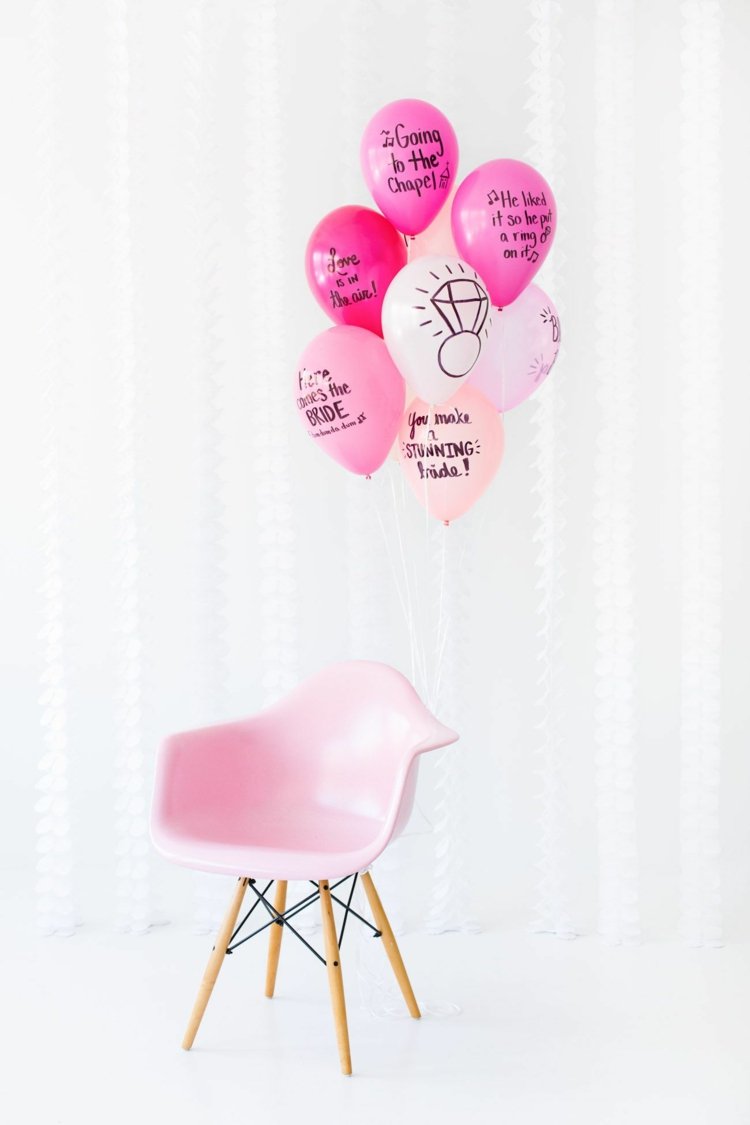 Remeslá s balónikmi svadobná hostina-dekorácia-ružové-balóniky-písmená-svadba
