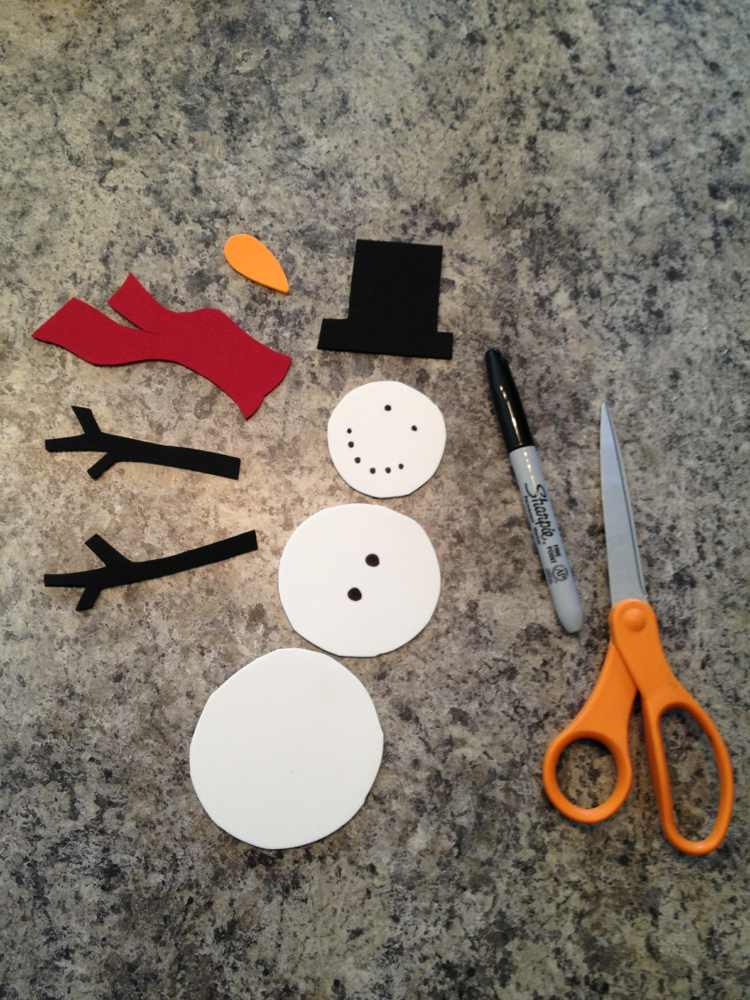 špongiová guma snehuliak vianočná dekorácia