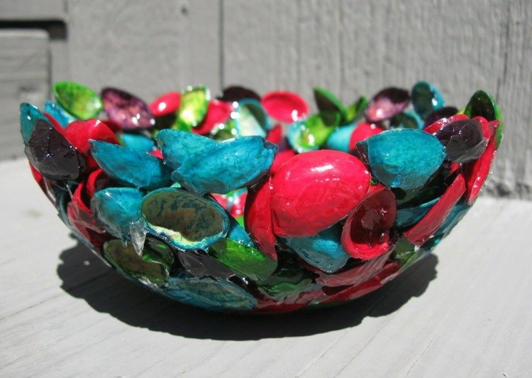 drotár-prírodný-materiál-miska-miska-farebná-lakovaná-pistáciová-škrupina-orechová škrupina