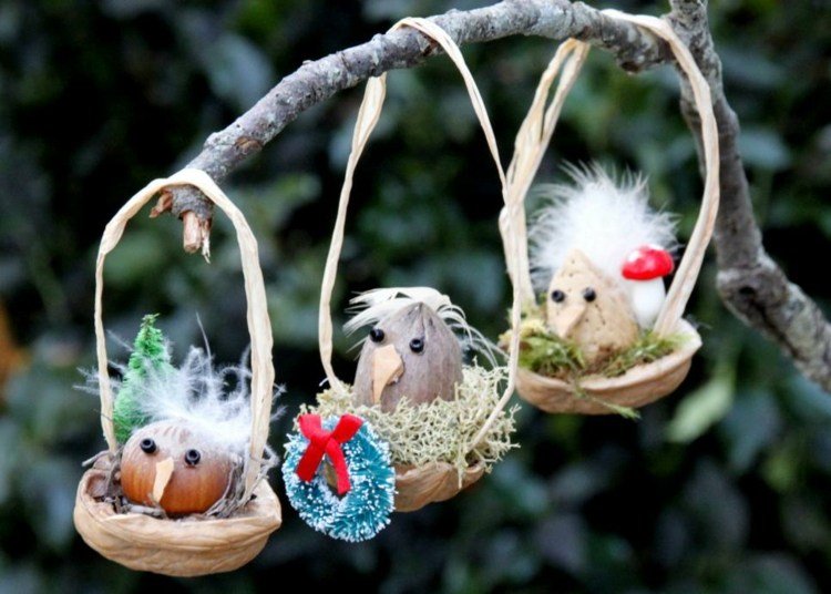 drotárstvo-prírodný materiál-vtáčie hniezdo-orechy-celé-vlašské orechy-polovičky-ozdobné-perie-korálky