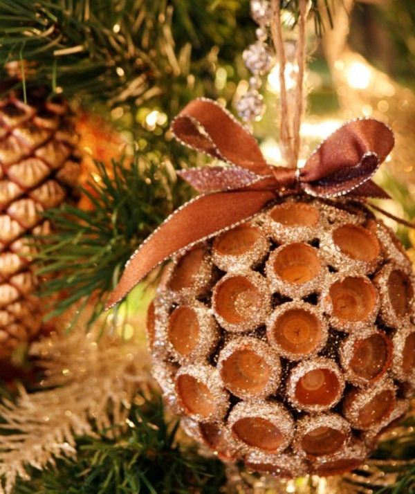 Vyrobte si vlastné vianočné dekorácie Žaluďová vianočná guľa Tinker žalud vianočné gule jedľa