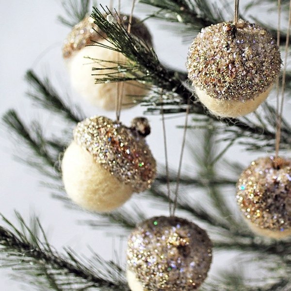 Ručné remeslá z prírodných materiálov, trblietavý sprej Trblietavý sprej na žalude zimná dekorácia vianočného stromčeka