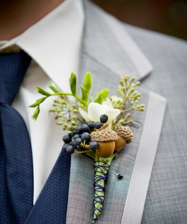 Ručné svadobné jesenné klopové kytice Svadobná jesenná klopová kytica žaluď krásny nápad