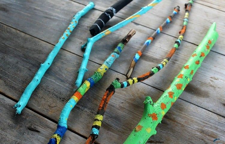 ručné práce-prírodné-materiály-leto-konáre-farebné-farby