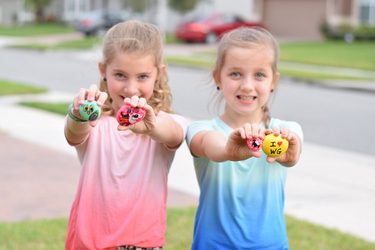 drotár-prírodné-materiály-leto-deti-farby-kamienky