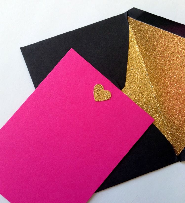 trblietavá obálka-srdce-papiernik