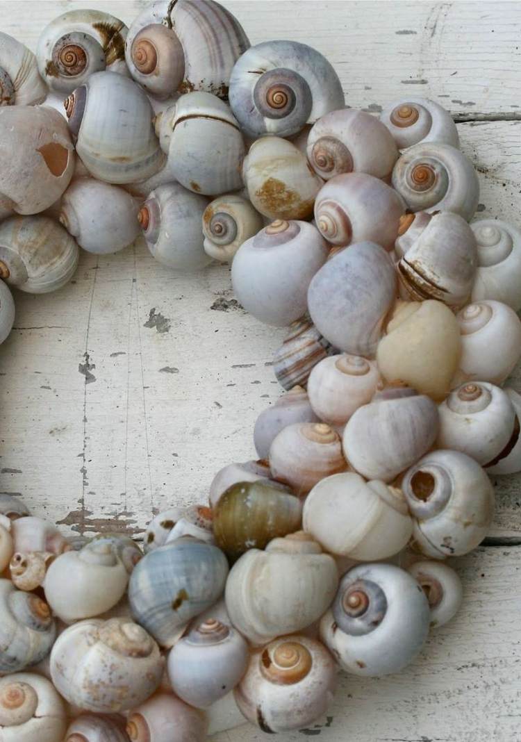 drotár-slimák-škrupina-dvere-veniec-stena-dekorácia-polystyrén-pláž-téma