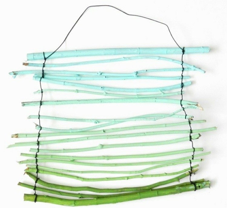nástenná dekorácia ombre drotár s tyčinkami zelená modrá