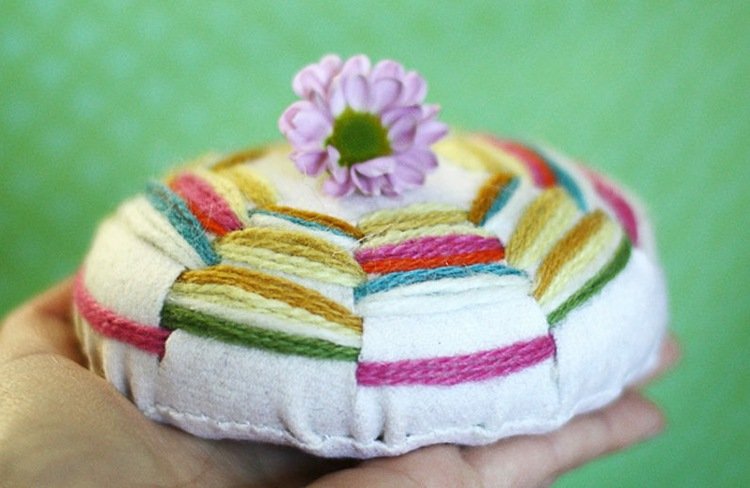 drotárske kamene-prírodné-kvety-rozdávať-priadze-farby