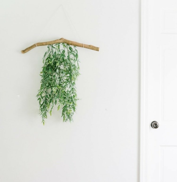 Minimalistické a prírodné - zelené konáre s listami na konári