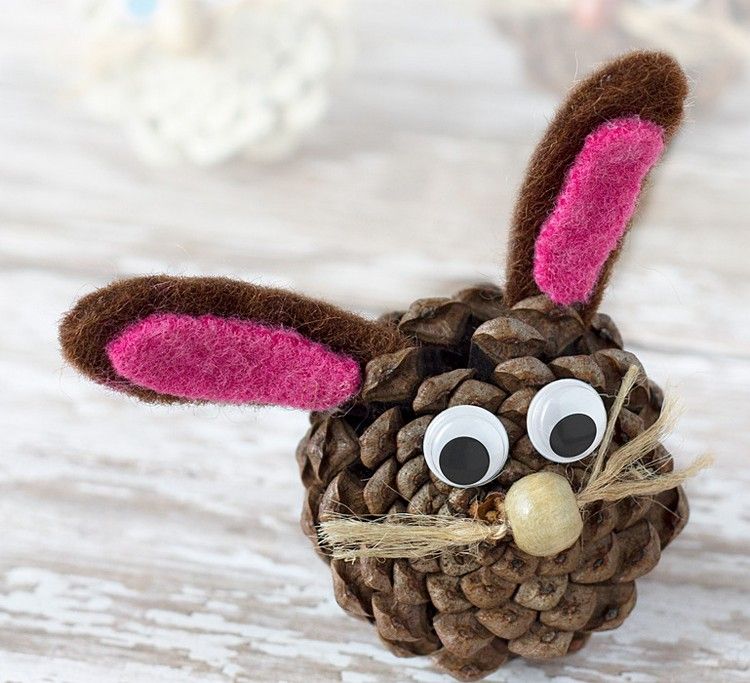 Ručné práce-šišky-plsť-zajačie uši-figúrky zvierat-s-deťmi-DIY-projekty