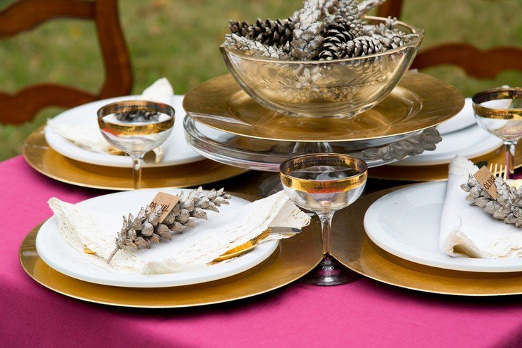 Ručné práce-šišky-zlatá-strieborná-tanierová-jesenná dekorácia