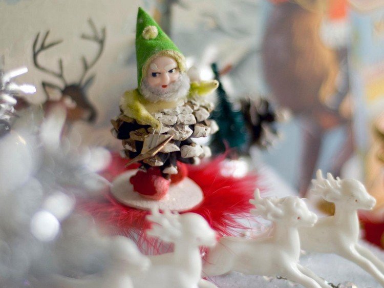 Ručné práce-šišky-Santa-Klaus-trpasličí-plsť-dekorácia