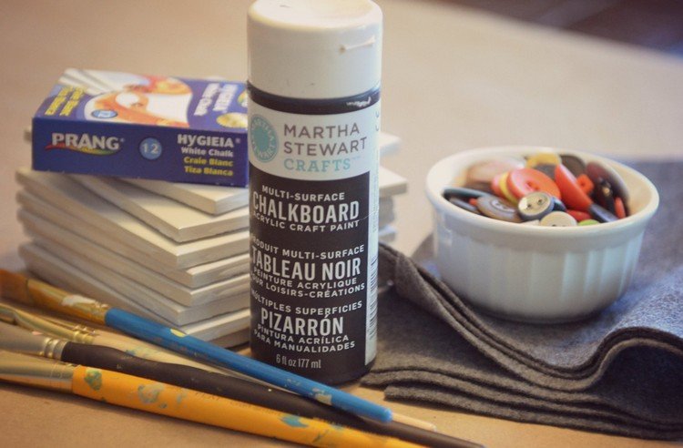 drotár-vianočné darčeky-tácky-tabuľa-farba