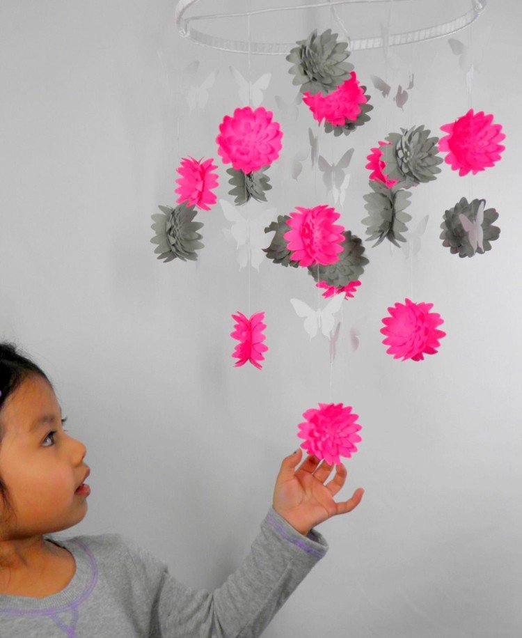 papier-kvety-drotár-deti-georgína-mobil-dievča-ružová