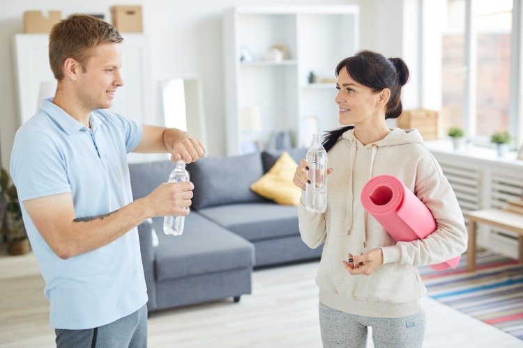 usmejte sa ľudia doma, brucho preč, cvičte muži nad 50 rokov