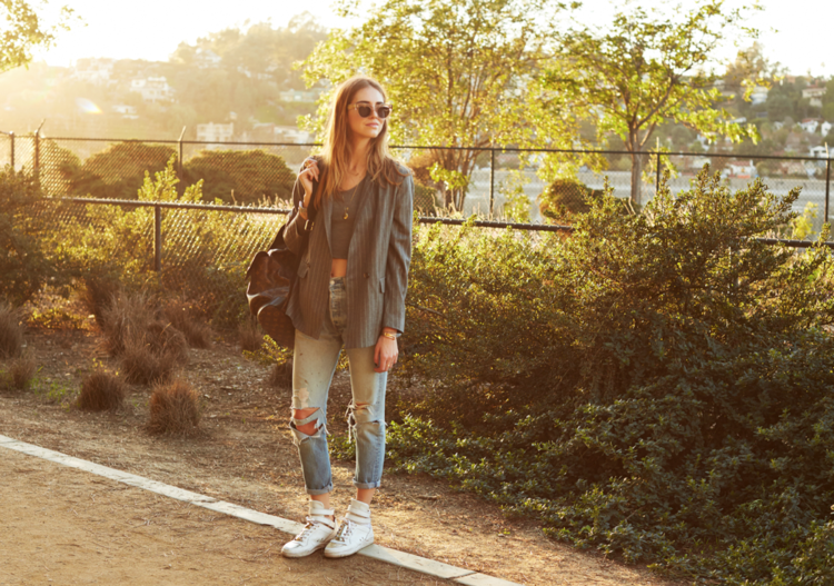 športový vzhľad crop topy bunda použité šedé rifle
