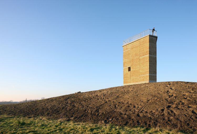 budova s ​​vrazenou zemou hybridný materiál moderná architektúra vyhliadková veža negenoord Belgicko