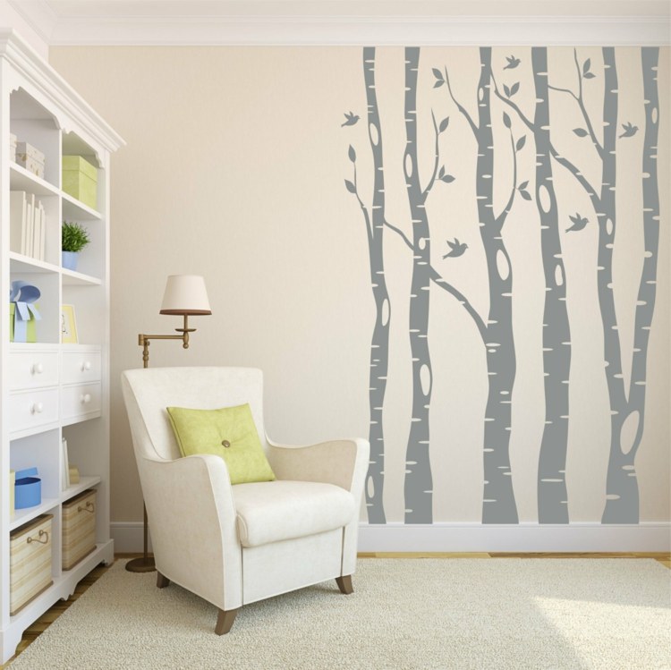 samolepka na stenu strom detská izba brezovo šedá kreslo policová stojacia lampa