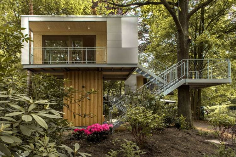 stromový dom architektúra berlín dizajn rastliny drevené obloženie