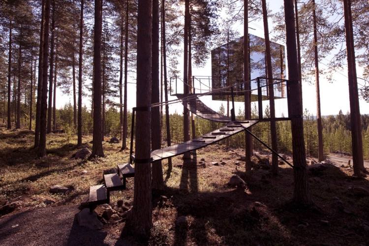 treehouse-hotel-sweden-microcube-cube-hotel-room-ladder-forest