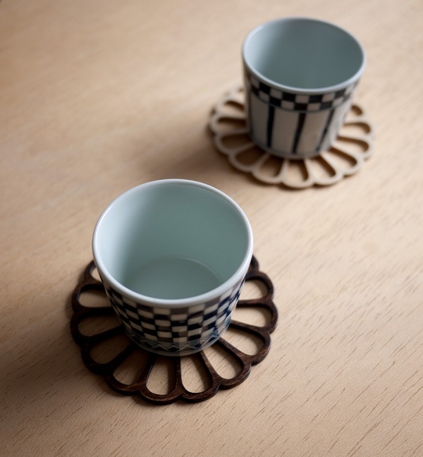 Poháre podložia výrobky z dreva s moderným dizajnom