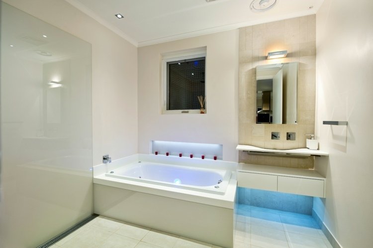 Kúpeľne malé LED osvetlenie moderné nápady