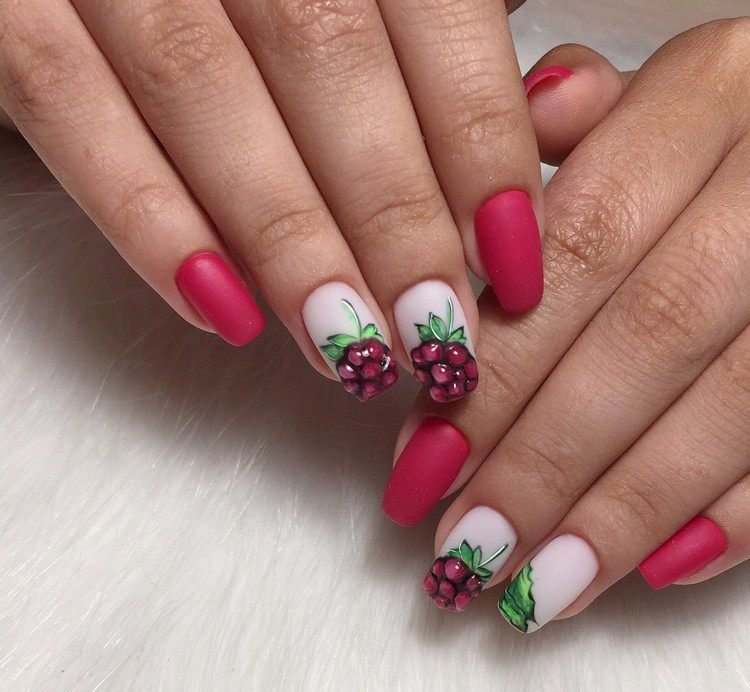 nechtový dizajn bobuľové tóny maliny nail art