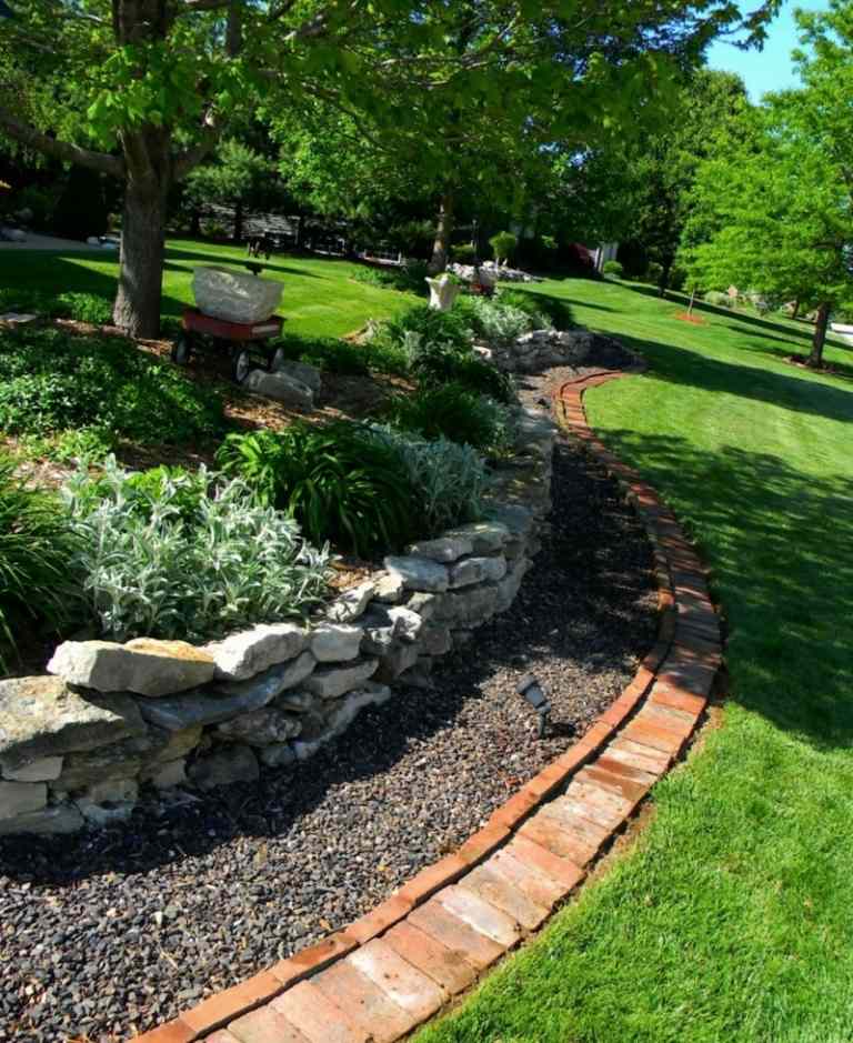 repa obruba budova tehla štrk prírodný kameň kombinácia trávnik záhon