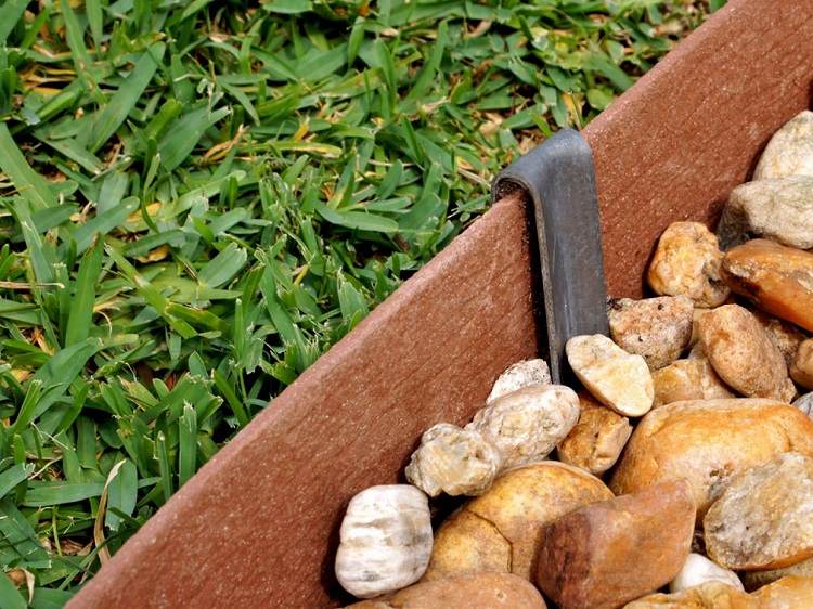 Posteľná budova-kovová podstielka-lúka