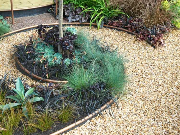 Posteľná budova-kovová hrana-nápad