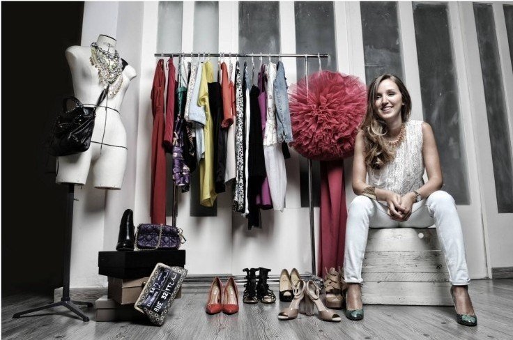 Vstavaná skriňa-zostava-vlastná-žena-šatňa-oblečenie-obuv