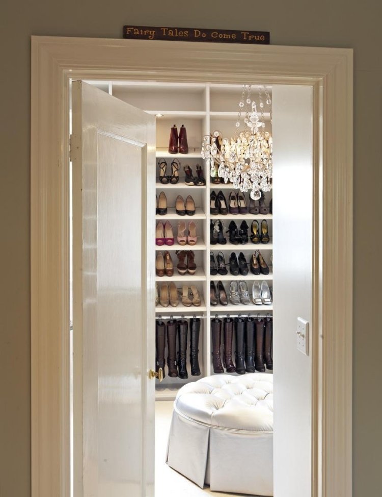 šatník-stavať-si-dvere-snov-žena-šatňa-luxus