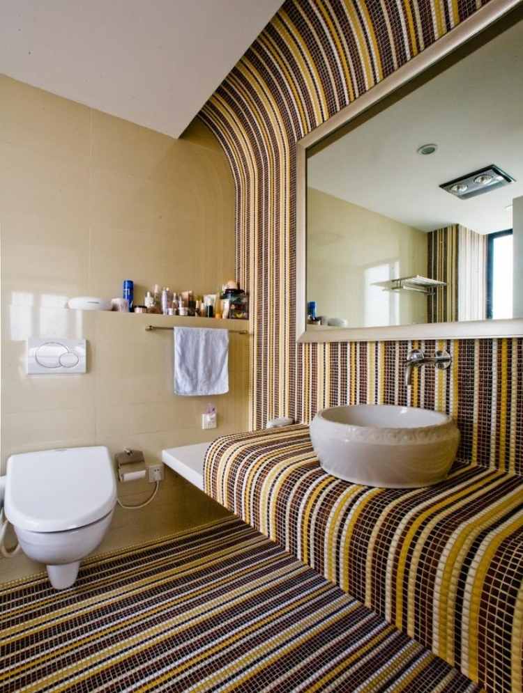 kúpeľňa-dlaždice-príklad-mozaika-žlto-hnedé-farby