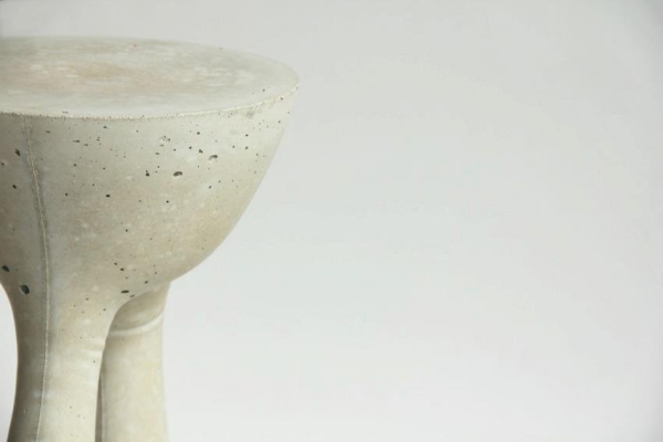 Dizajnový stôl do betónových dier Souda