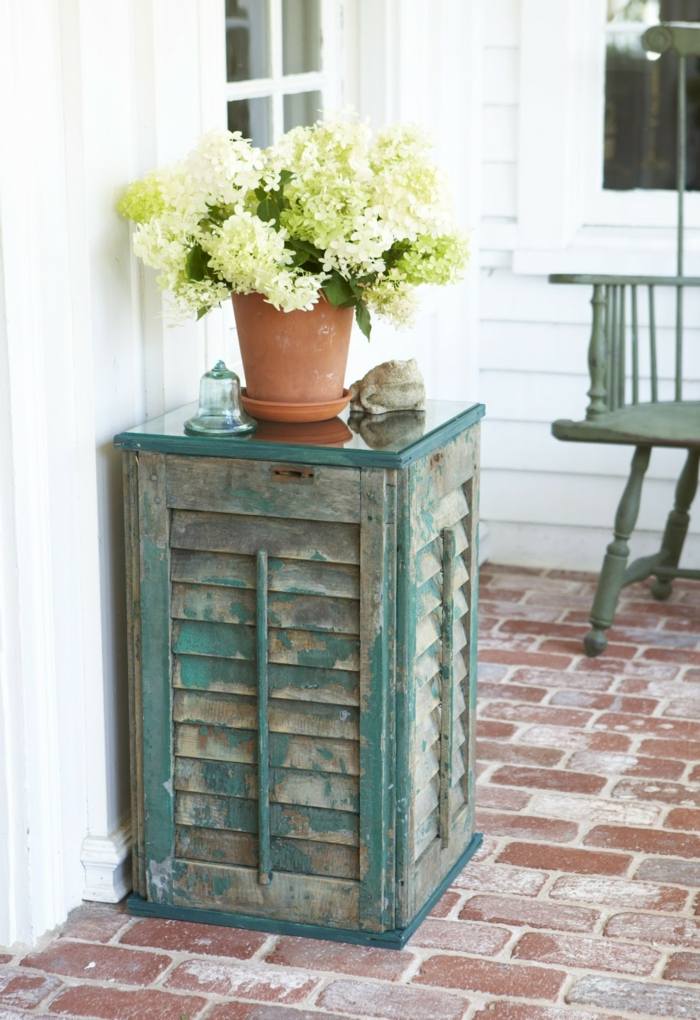 Odkladací stolík, aby ste sa vyhli okeniciam Stôl na konci žalúzie rustikálny záhradný kvetináč na terasu