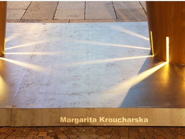 osvetlené dizajnérske kvetináče drevo margarita kroucharska