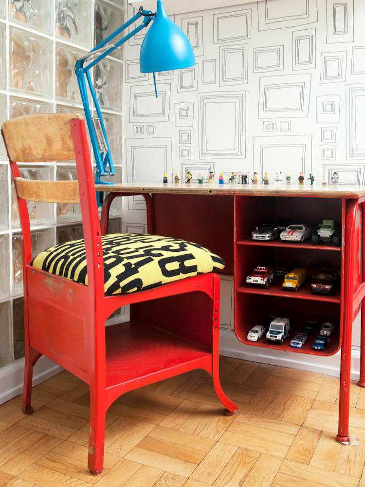 osvetlenie-škôlka-chlapčenská-izba-stôl-čítačka-lampa-stolná lampa-hračky