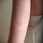 Ujjatetoválás fehér 1