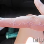 fehér tetoválás az ujjon - fotó a kész rajz egy változatával a 29032016 -ból 5