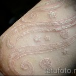 fehér tetoválás - vonalfotó - csillagok és szilánkok