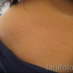 tetoválás fehér festékkel - fotó a kész rajz egyik változatával a 29032016 -ból 1