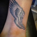 tetoválás fehér szárnyakkal - fotó a kész rajz egyik változatával a 29032016 -ból 3