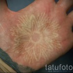 tetoválás fehér tintával - fotó a kész rajz egyik változatával a 29032016 -ból 2