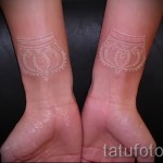 fehér korona tetoválás - fotó a kész rajz egyik változatával a 29032016 -ból 2