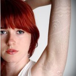 Ujjatetoválás fehér 2