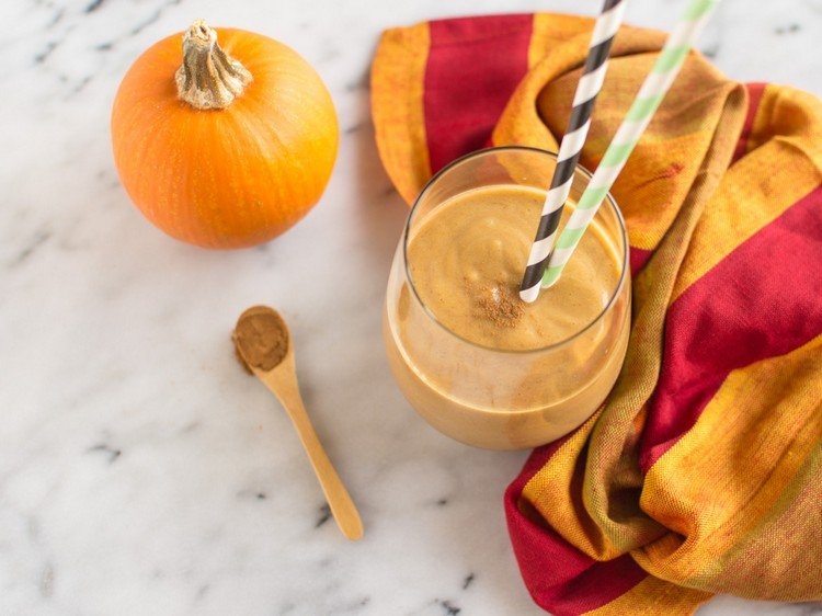 tekvica-recepty-hokkaido-zdravé-raňajky-smoothie-recept-banán-škorica